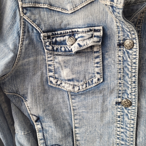 VANITY Jean Jacket Light Washed Distressed Pockets Button Up size Large - Picture 4 of 12